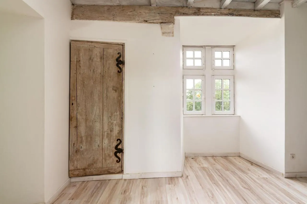 Appartements Au Chateau Ars Ars-sur-Formans 0*,