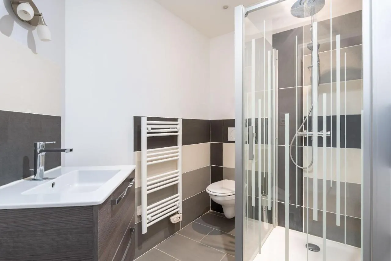 Apartment Appartements Au Chateau Ars Ars-sur-Formans Frankreich