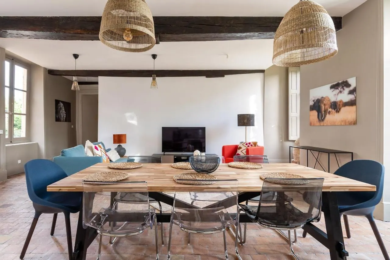 Appartements Au Chateau Ars Ars-sur-Formans Apartment