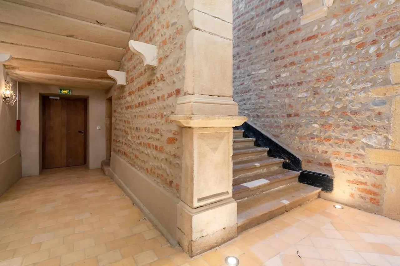 Appartements Au Chateau Ars Ars-sur-Formans