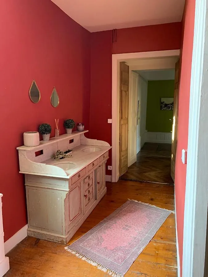Appartements Au Chateau Ars Ars-sur-Formans 0*,