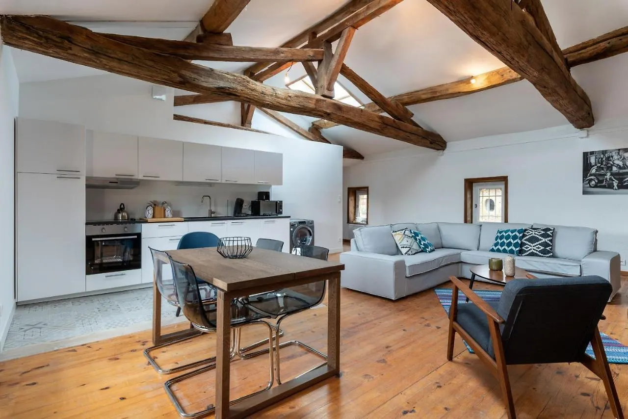 Appartements Au Chateau Ars Ars-sur-Formans