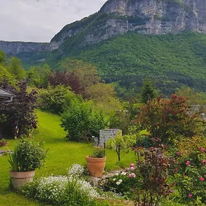 Au Pied De La Montagne Et Vue Imprenable Saint-Alban (Rhone-Alps)